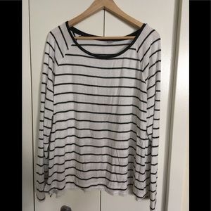 🔥2/$15🔥 Black & White striped top